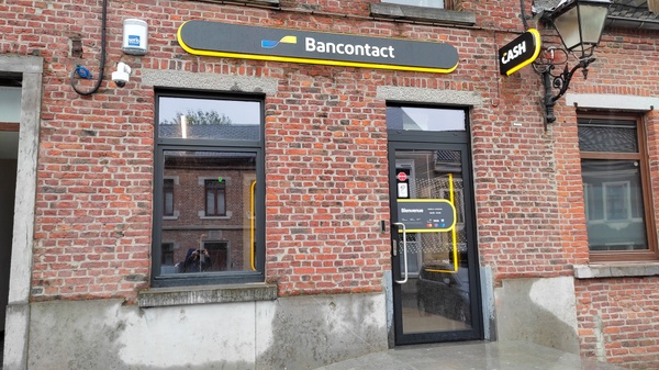 Le Roeulx : nouveaux distributeurs automatiques de billets 