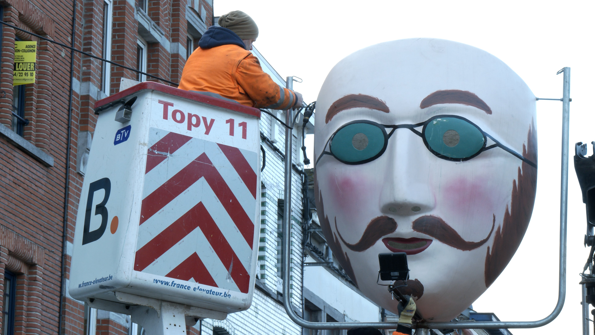 Binche : la ville se met aux couleurs du Carnaval
