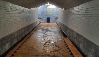 Binche : inondation du couloir souterrain de la gare 
